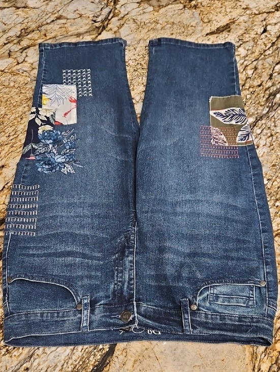 DG2 by Diane Gilman Denim - DG2 by Diane Gilman Dark Blue Denim Jeans. Size 12P Inseam 20" Rise 8.5"
